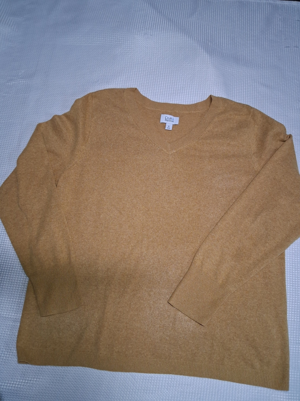 croft & barrow Woman's V-Neck Sweater - Caramel
